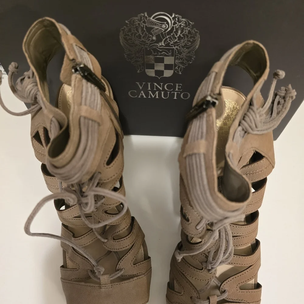 VINCE CAMUTO Tan Chunky Heel Laceup Sandals Tassles Detail Zipup Sides Size 11 - Picture 5 of 17